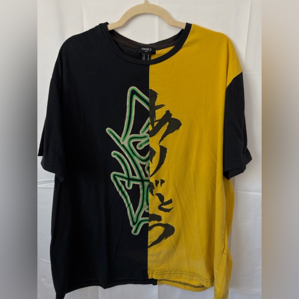Men’s Black and Yellow Graphic T-Shirt